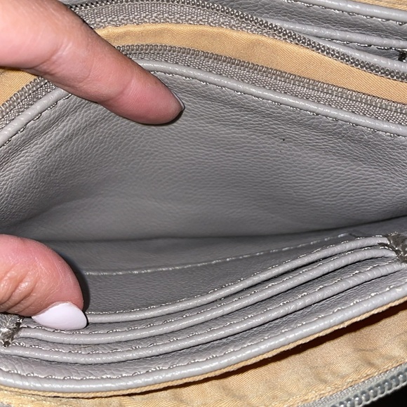 Tory Burch Style Leather Crossbody - Picture 11 of 12